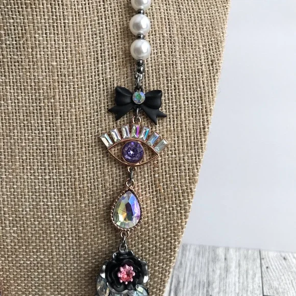 Betsey Johnson Spider Hand Cat Necklace - Picture 8 of 9